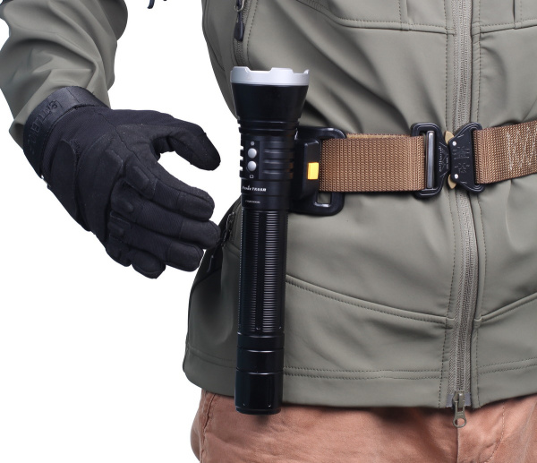 Фонарь Fenix поисковый TK65R Cree XHP70 LED 3800 люмен TK65R от прозводителя Fenix